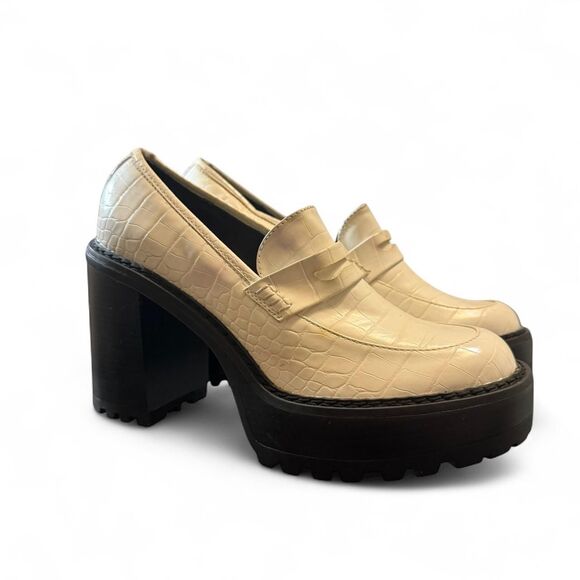 Madden-girl Women's White and Black Loafers - Picture 6 of 6